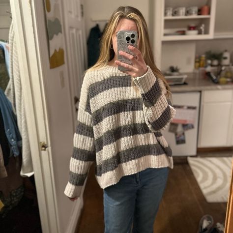 Grey & white stripe sweater Grey And White Striped Sweater Outfit, White Striped Sweater Outfit, Striped Sweater Outfit, White Striped Sweater, White And Beige, White Sweater, Beige Sweater, Striped Sweater, Grey Stripes