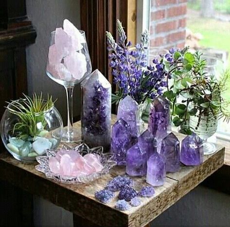 Crystal Room Decor, Crystal Room, Crystal Altar, Crystal Vibes, Displaying Crystals, Crystal Garden, Crystal Aesthetic, Crystals Jewelry, Crystal Healing Stones