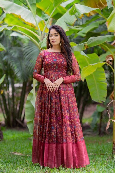 Long Frocks With Full Hands, Full Frock Designs For Women Casual, Kalamkari Long Frocks Models, Kalamkari Frocks For Women, Organza Long Frocks Indian, Kalamkari Long Frocks, Kalamkari Dresses Design, Organza Long Frocks, Long Frocks Indian Designer Dresses