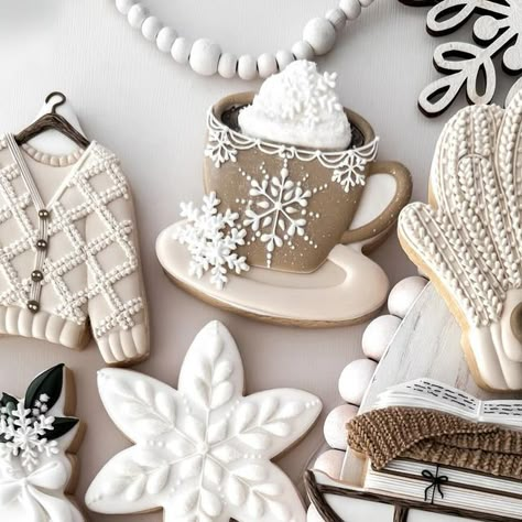 Beginner Christmas Baking, Hot Chocolate Cut Out Cookies, Christmas Cookies For Coworkers, Beautiful Christmas Cookies Decorated, How To Photograph Cookies, Decorated Snowflake Cookies, Winter Wedding Cookies, Winter Royal Icing Cookies, Cozy Christmas Cookies