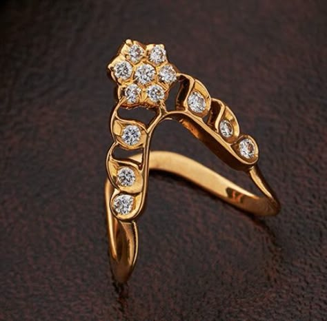 Vanku Rings Gold, Vangi Ring, Vanki Designs Jewellery, Vanki Ring, Big Earrings Gold, Bridal Things, Diamond Finger Ring, Kada Bangles, Small Earrings Gold