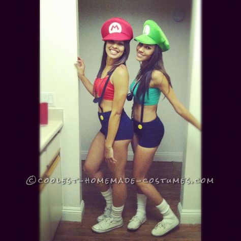 Sexy and Simple Mario and Luigi Couple Costume for Women… Enter Coolest Halloween Costume Contest at http://ideas.coolest-homemade-costumes.com/submit/ Group Costumes Ideas, Mario Und Luigi, Costumes For Teenage Girl, Luigi Costume, Easy College Halloween Costumes, Diy Costumes Women, Best Friend Halloween Costumes, Halloween Costumes College Girls, Couple Costume