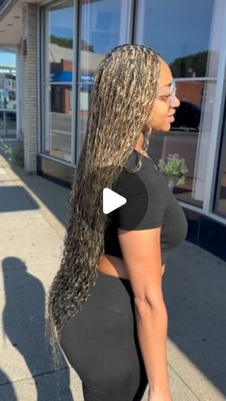 Kaedi Hair Extensions on Instagram: "Small boho knotless braids 😍
#explorepage✨  @kaedihairextensions" Bob Haircut With Curtain Bangs, Small Boho Knotless, Small Boho Knotless Braids, Knotless Braids Hairstyle, Small Knotless Braids, Two Ponytail Hairstyles, Small Knotless, Boho Knotless Braids, Boho Knotless