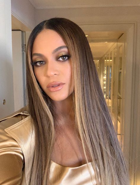 Beyoncé. 💋 #TheLionKing Beyonce Hair Color, Beyonce Blonde, Beyonce Hair, Hair Collection, Brunette Hair, Hair Looks, Hair Goals, Beyonce, New Hair