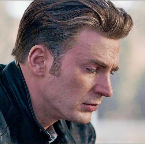 Chris Evans Hairstyle, Steve Rogers Aesthetic, Roadtrip Boyband, Captain Rogers, Steven Grant, Oh Captain My Captain, Character Costume, Steve Rogers Captain America, Robert Evans