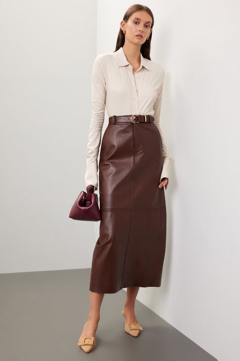 Leather Midi Skirt Outfit, Brown Leather Skirt Outfit, Maxi Leather Skirt, Leather Mini Skirt Outfit, Leather Maxi Skirt, Camel Outfit, Satin Skirt Outfit, Long Leather Skirt, Africa Trip