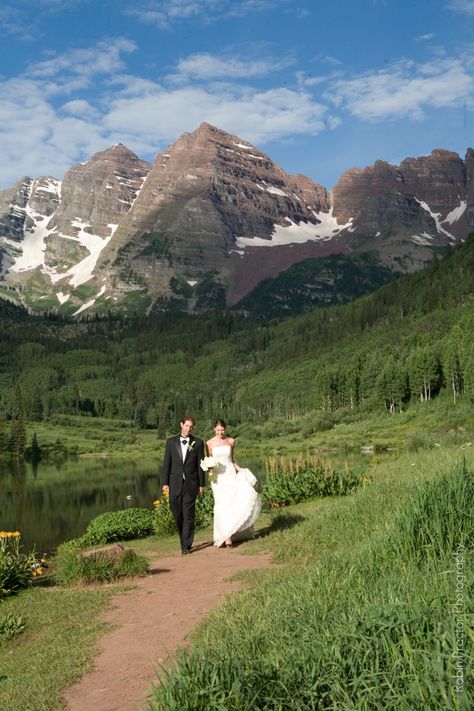 A Guide to Planning Your Maroon Bells Wedding in Aspen Destination Wedding Itinerary, Wedding Reception On A Budget, Wedding Maroon, Top Wedding Registry Items, Pleasing Aesthetic, Bells Wedding, Aspen Wedding, Wedding Koozies, Wedding Itinerary