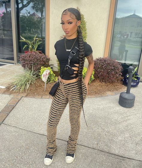 Pink Rick Owens, Birthday Poses, Tiktok Fits, Pencil Skirt Outfits, Lace Outfit, Braid Hairstyles, Black Sheep, Black Women Fashion, Dope Outfits