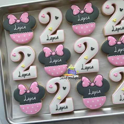 Mickey Mouse Clubhouse Cookies - Etsy Minnie Mouse Oh Twodles Cookies, Minnie Birthday Cookies, Minnie Mouse Cookies 1st Birthday, Minnie Mouse 2nd Birthday Cookies, Minnie Two Birthday, Minnie Mouse Cupcakes Ideas, Minnie Mouse Treat Ideas, Minnie Mouse Donut Party, Minnie Mouse Party Food Ideas