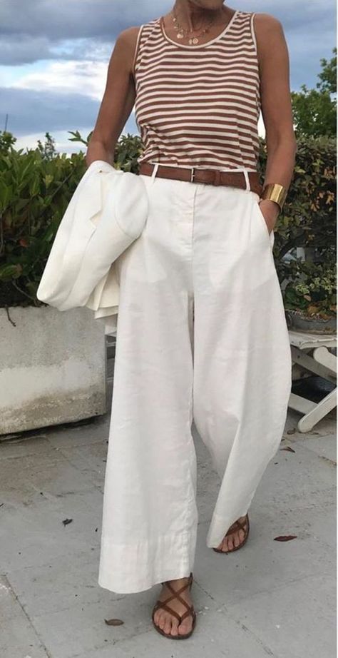 Stylish Outfits For Women Over 50, Outfit Primavera, Mode Boho, Looks Chic, Fashion Over 50, Looks Style, White Pants, Spring Summer Outfits, Look Fashion