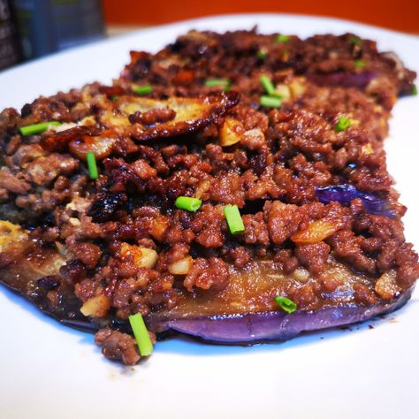 Eggplant With Minced Beef – Geraldine's decadent and savoury adventure Minced Beef Recipe, Chinese Eggplant, Minced Beef Recipes, Bulgogi Recipe, Minced Meat Recipe, Eggplant Recipe, Minced Beef, Dinner With Ground Beef, Beef Recipe