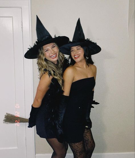 Halloween costume, witch costume, cute Black Mini Dress Costume Ideas, 90s Witch Costume, Witch And Cat Costume, Witch And Black Cat Costume, Witch Halloween Costume Aesthetic, Halloween Pose Reference, Witchy Halloween Costumes, Witch Costumes Halloween, Witch Costume Aesthetic