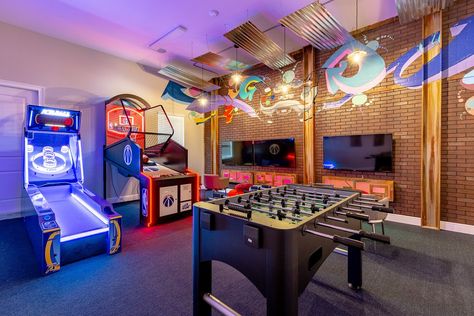 Indoor Arcade Home, At Home Arcade Game Rooms, Small Arcade Room In House, Small Basement Arcade, Pinball Room, Playroom Sunroom, Mansion Arcade Room, Teen Game Rooms, Garage Game Rooms