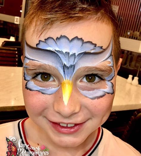 One stroke, fast owl Owl Face Paint, Bear Face Paint, Owl Makeup, Animal Face Paintings, Face Painting For Boys, Paint Board, Eagle Face, Painting Face, Face Paint Kit