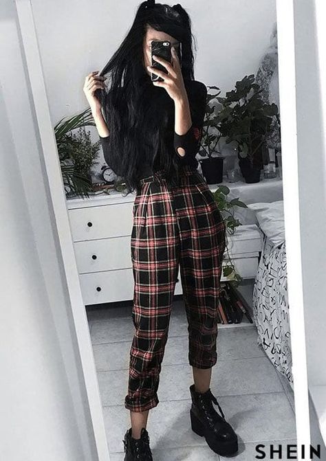 Business Casual Outfits For Women Grunge, Prep Goth Outfit, Punk Rock Business Casual, Edgy Office Outfit Professional, Alternative Business Fashion, Punk Business Casual Women, Gothic Work Outfit Corporate Goth, Business Casual Outfits Alternative, Corporate Alt Outfits