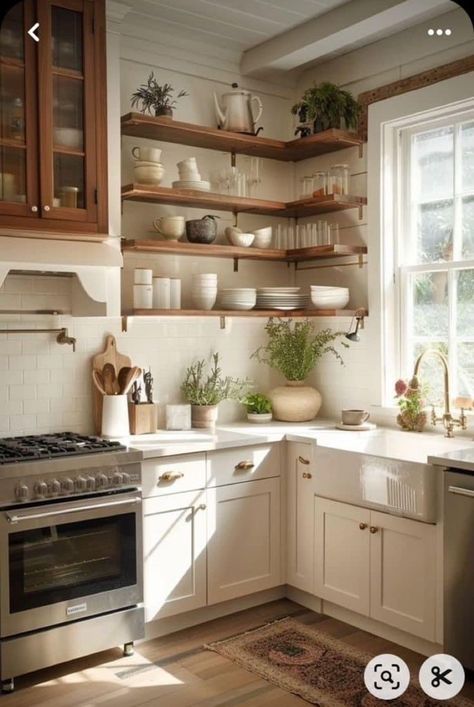 Countryside Kitchen Ideas, Small Bungalow Kitchen Ideas, Small Lake House Kitchen Ideas, Tiny Kitchen Design Layout, Small Cozy Kitchen, Small Country Kitchen, Small Kitchen Layout, Small Kitchen Ideas Layout, Serviced Accommodation