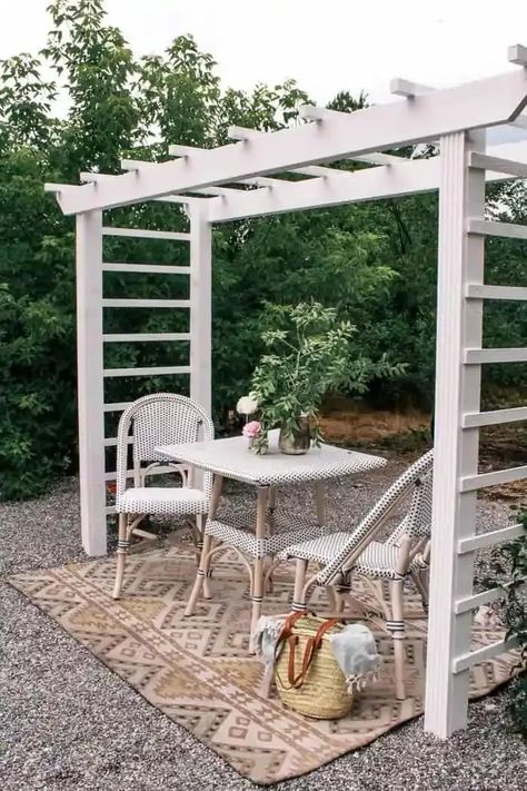 Diy Arbor Plans, Arbor Entrance To Garden, Rose Arbor Diy, Climbing Rose Arch, Veggie Garden Trellis, Diy Trellis Archway, Diy Arbor Trellis, Diy Garden Arch Trellis, Garden Archway Ideas