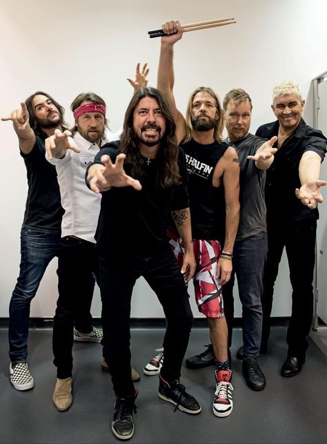 Dave And Taylor, Appreciation Station, David Grohl, There Goes My Hero, Jasper Rock, Foo Fighters Dave Grohl, Foo Fighters Dave, Dave Grohl Foo Fighters, Foo Fighters Nirvana