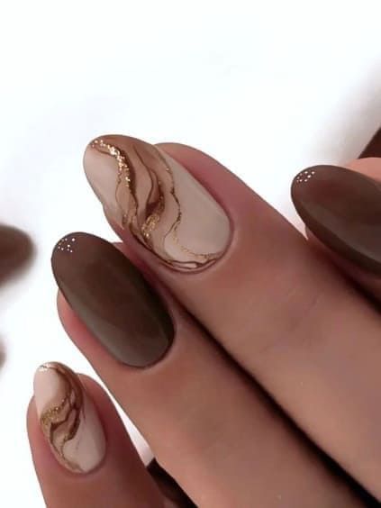 Almond Easy Nail Designs, Nails Inspo For Fall, Brown Marble Nails With Gold Flakes, French Nails Fall Colors, Gel Nails Ideas White, November Nails Oval, Nails Inspiration Herbst, Brown Nail Inspiration, Casual Fall Nails