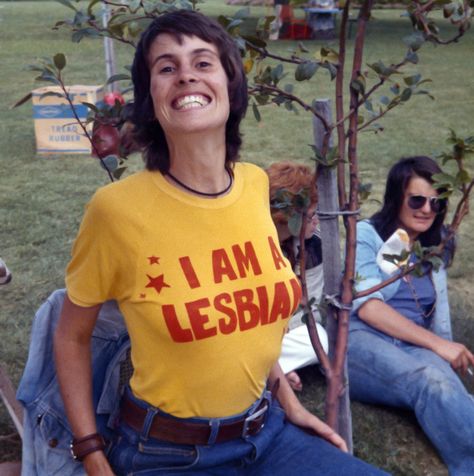 Anonymous. 'I am a Lesbian, Gay Pride Week' Adelaide, 1973 Vintage Pride Aesthetic, Pride Aesthetic, Vintage Lesbian, Pride Week, Lesbian Shirts, Lgbt History, Lesbian Fashion, Lesbian Art, Riot Grrrl