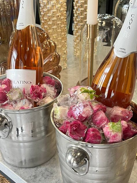 Ice cube with roses Rose Ice Cubes Champagne, Pink Ice Cubes, Rose Ice Cubes, Girls Brunch Party, Moet Rose, 29 Birthday, Pink Moscato, Floral Ice, Girls Brunch