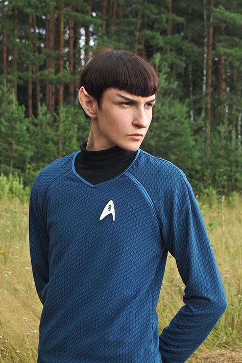 Vulcan Cosplay, Fanfiction Inspiration, Vulcan Star Trek, Star Trek Rpg, Creative Cosplay, Star Trek Costume, Batman Christian Bale, Film Star Trek, Star Trek Spock