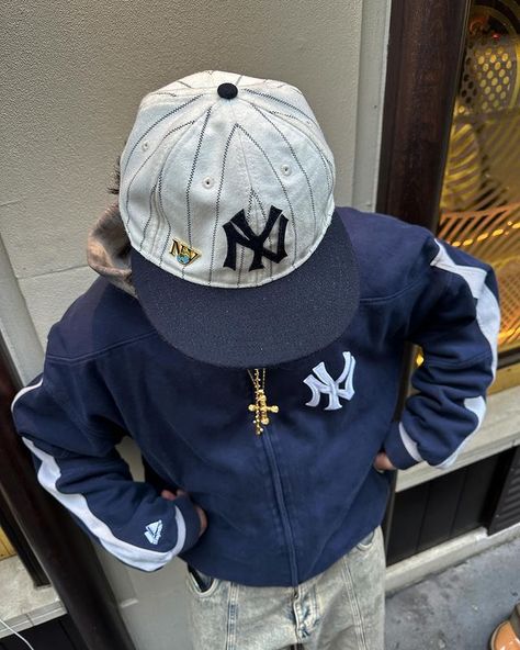 My Hat Outfit, Fitted Caps Outfit, Ballcap Outfits, New Era Cap Outfit, Flat Cap Outfit, Fitted Cap Outfit, Snapback Outfit, New Era Outfit, Ny Hoodie