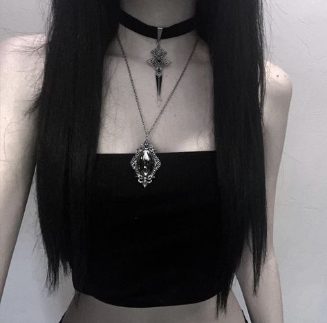 Goth Princess, New Rock, Alternative Outfits, Grunge Style, Girl Body, Grunge Aesthetic, Girl Icons, Aesthetic Girl, Aesthetic Clothes