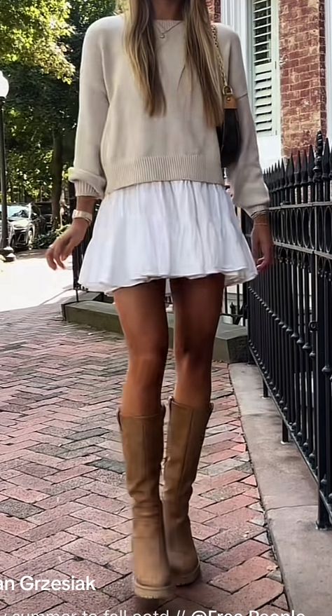 Frye Boots Outfit, Winter Rainy Day, Fall Inspo Outfits, Rainy Day Outfit Ideas, Rainy Day Style, Rainy Day Outfits, Wineries Outfit, Classy Cowgirl, Fall Attire