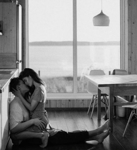 Romantic Kiss, Vie Motivation, Relationship Goals Pictures, Cute Relationship Goals, Two People, Couple Aesthetic, Hopeless Romantic, Love Couple, Cute Couple Pictures