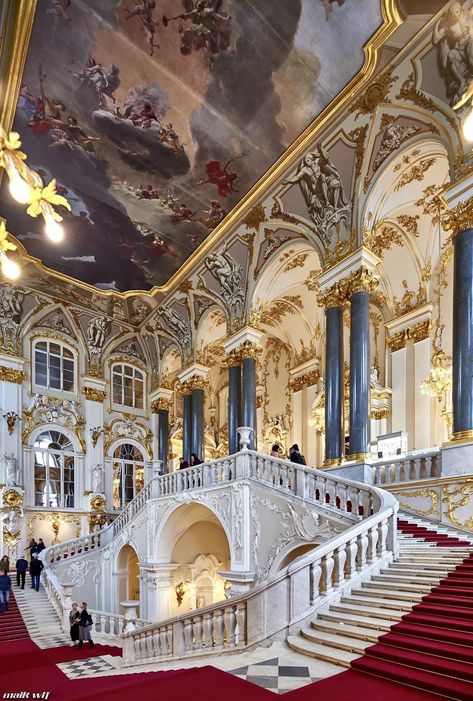 Castle Stairs Grand Staircase, Royal Castles Interior, Rococo Palace, Castles Interior, Royal Castles, Apartment Decor Inspiration, Luxury Homes Dream Houses, Grand Staircase, Pretty Places