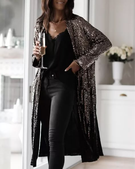 Sequence Blazer Outfits For Women, Sequin Outfit Ideas Casual, Sparkly Cardigan Outfit, Sequin Duster Outfit Dressy, Duster Jacket Outfit, Sequence Jacket Outfits, Black Duster Outfit, Sequin Blazer Outfit Party, Sequin Jacket Outfit Night Out