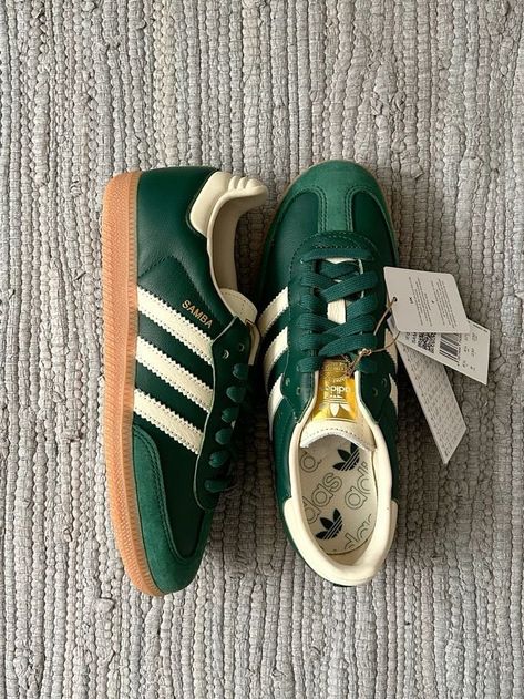 U (@ttiiyyy70) on X Samba Adidas, Samba Shoes, Shoes Hack, Adidas Samba Og, Sneakers Looks, Adidas Spezial, Green Sneakers, Hype Shoes, Shoe Inspo