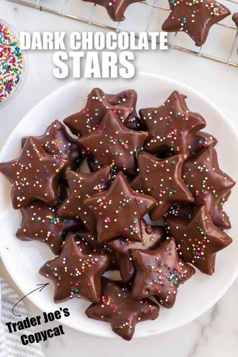 Chocolate Star Cookies, Cookies Dipped In Chocolate, Shortbread Chocolate, Easy Cookie Recipe, Chocolate Stars, Chocolate Dipped Cookies, Chocolate Shortbread Cookies, Shortbread Recipe, Basic Cookies