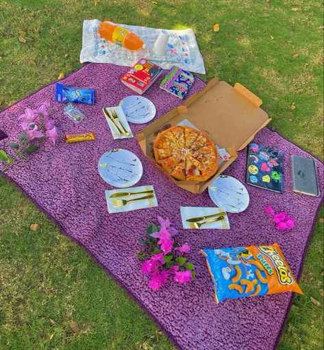 Simple Picnic Simple Picnic Date, Simple Picnic Ideas For Friends, Cheetos Puffs, Picnic Date, Picnic Blanket, Date Night, Outdoor Blanket