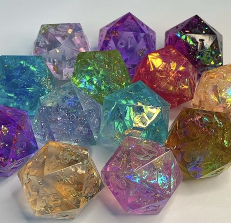 Dice Inspiration, Diy Resin Dice, Dice Making, Pretty Dice, Crystal Dice, Dice Goblin, Resin Dice, Dungeons And Dragons Dice, Dnd Dice