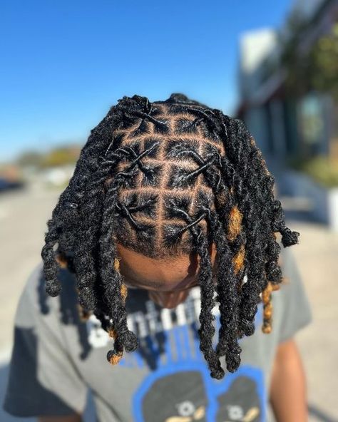 Male Locks Hairstyle, Dreads Ideas Men, Cross Cross Loc Style, Boys Locs Hairstyles, Boys Loc Styles With Fade, Mens Loc Styles Medium, 2strand Twist Locs Men, Male Loc Hairstyles, Men’s Dreads Styles