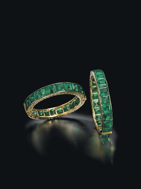 Emerald Bangles, Indian Bangles, Emerald Bracelet, Bangles Indian, Diamond Brooch, Rare Gemstones, Emerald Jewelry, Affordable Jewelry, Emerald Ring