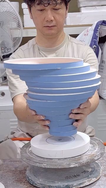 Love in Pottery on Instagram: "Bluepink tornado slipcasting by @choi_ceramics ! 🙈😘💚 FOLLOW👉 @loveinpottery for more pottery contents ☕️ ! Credit 📷💚 @choi_ceramics visit their page and support 💕 Follow us on @mustvisitguide (Travel Lovers), @dailyartlist (Art Lovers) & @musthomeguide (Interior Lovers) ! #pottery #ceramique #ceramica #glaze #ceramics #ceramicstudio #ceramicart #instapottery #contemporaryceramics #design #sculpture #pottersofinstagram #potterylove #handmadeceramics #craft #t Braided Ceramics, Bubble Underglaze, Ocean Inspired Ceramics, Ceramic Waves Sculpture, Interesting Ceramics, Aquatic Ceramics, Design Sculpture, Glaze Ceramics, Ceramic Studio