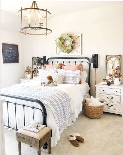 Farmhouse Style Bedrooms, Spring Bedroom, Rustic Bedroom Decor, White Bedroom Furniture, Pallet Furniture Bedroom, Farmhouse Bedroom Decor, Master Bedrooms Decor, Farmhouse Bedroom, Rustic Bedroom