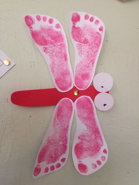 Bug Crafts Infants, Dragonfly Footprint Art, Insect Crafts For Infants, Toddler Insect Crafts, Dragonfly Crafts For Toddlers, Bug Crafts For Infants, Bugs Crafts For Toddlers, Bug Footprint Art, Footprint Crafts For Babies