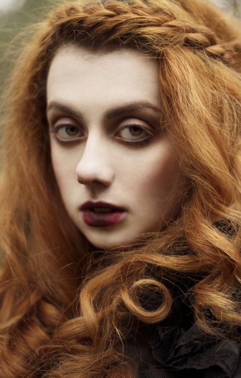 Pre Raphaelite Hairstyles, Pre Raphaelite Makeup, References Face, Desperate Romantics, Interesting Makeup, Beautiful Masks, Pre Raphaelite Paintings, Pleasing People, Photo Portraits