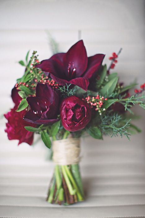 Amaryllis Bouquet, Burgundy Bouquet, Spring Wedding Bouquets, Purple Wedding Bouquets, Marsala Wedding, Red Bouquet Wedding, Amaryllis Flowers, Winter Wedding Bouquet, Flowers And Greenery