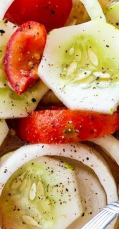 Onion Salad Marinated, Cuke Tomato Onion Salad, Recipes Using Tomato Bouillon, Marinated Cucumber Tomato Onion Salad, Marinated Cucumber Salad, Easy Cucumber Salad Vinegar, Food For Hot Weather, Tomato Onion Cucumber Salad, Tomato Cucumber And Onion Salad