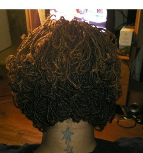 Locs curly. Love the layering. I want this cut ASAP!! Black Womens Hairstyles, Locs Curly, Sisterlocks Styles, Natural Hair Twist Out, Nappy Hair, Correctional Facility, Dreadlock Styles, Dreads Styles, Natural Hair Twists