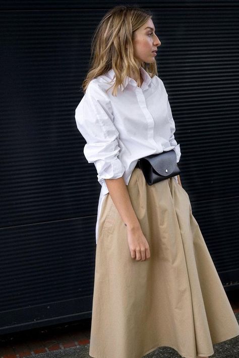 Fashion Editor Style Work Outfits, Shirt Outfit With Skirt, How To Style A Beige Skirt, White Shirt Skirt Outfit, White Shirt With Skirt, White Skirt Oversized Shirt, White Beige Outfit, White Shirt And Skirt Outfit, White Skirts Outfits