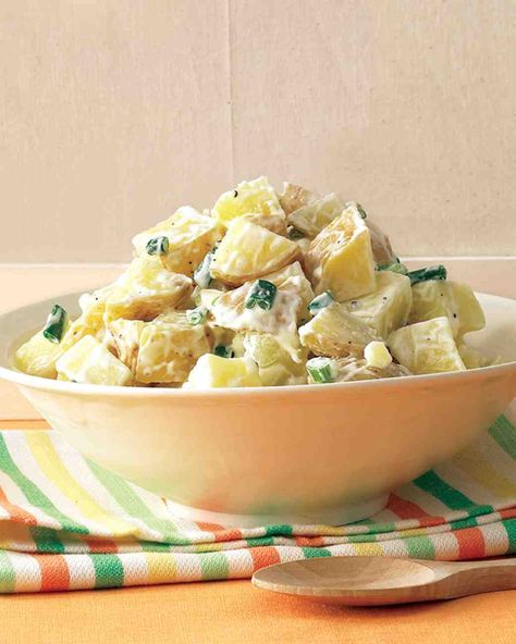 Basic Potato Salad Recipe Basic Potato Salad Recipe, Basic Potato Salad, American Potato Salad, Best Potatoes, Potato Salad Mustard, Healthy Breakfast Bowl, Potato Salad Dressing, Potato Salad Recipe Easy, Potato Salad With Egg