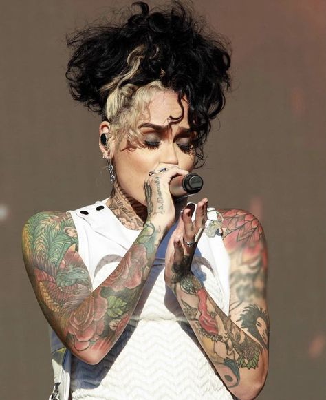 Kehlani Hair, Hair Stripes, Kehlani Parrish, Long Acrylic, Pretty Females, Kehlani, Screen Wallpaper, Hair Ideas, Tatting