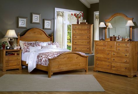 Golden Oak Bedroom Ideas, Dream Bedroom Master, Bassett Furniture Bedroom, Light Oak Bedroom Furniture, Oak Bedroom Furniture Sets, Solid Oak Bedroom Furniture, Furniture Bedroom Sets, Upholstered Bedroom Set, Oak Furniture Land