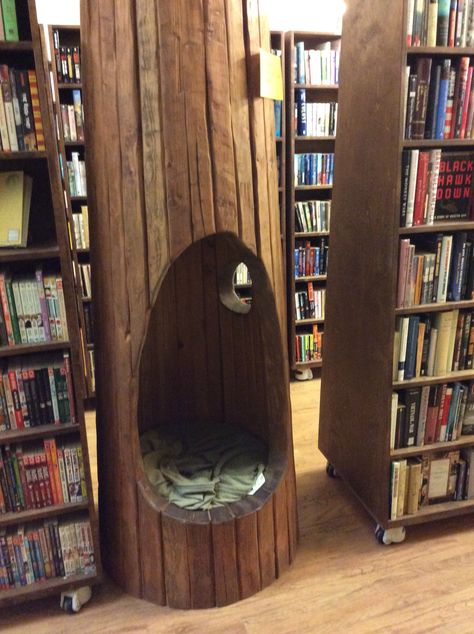 On alternate way of making a tree reading nook in the room. This is from a bookstore in Portland on Mississippi Treehouse Reading Nook, Woodland Reading Nook, Bookstore Reading Nook, Forest Reading Nook, Hidden Reading Nook, Tree Reading Nook, Modern Reading Corner, Room Ideas Attic, Kids Reading Nook Ideas